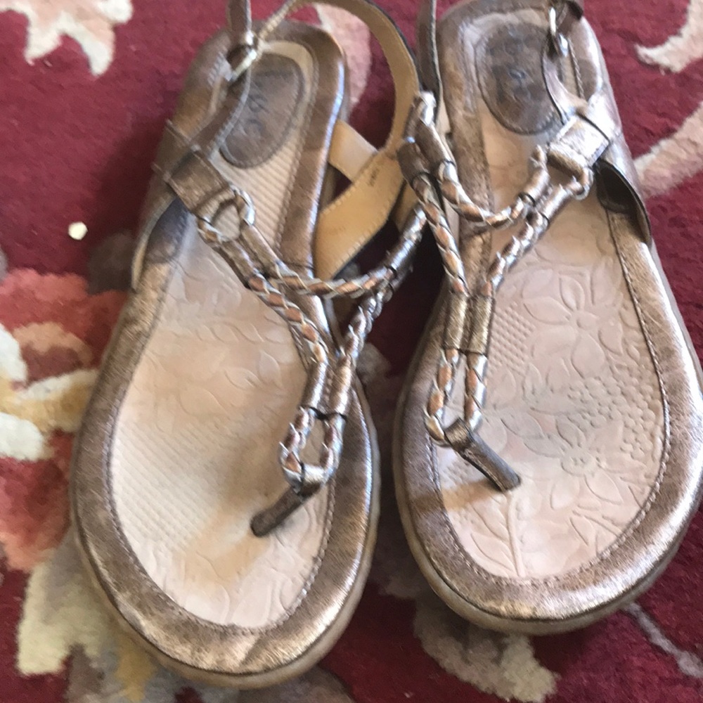 Steal of the week ❤️ Bronze gold sandals